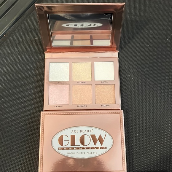 Ace Beaute Glow Essentials Highlighter Palette - Picture 1 of 1
